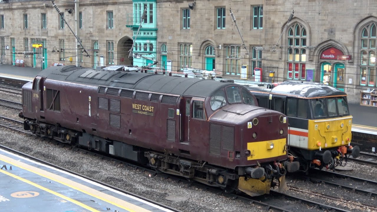 CLASSIC Locos and Trains at Carlisle! Classes 37, 86, 90s, 70s, 66s, 68s, 88, 43s 19 December 22