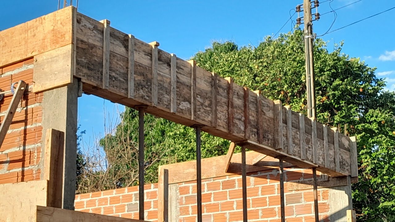 Fazendo caixa de 500x0.50x11.5.  Da  porta da  frente do salão .