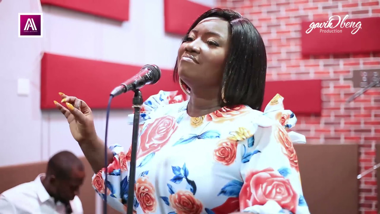 Adwoa Antwiwaa sings W’eni ku meho... Originally by Diana Hamilton  #AdwoaAntwiwaa #DianaHamilton