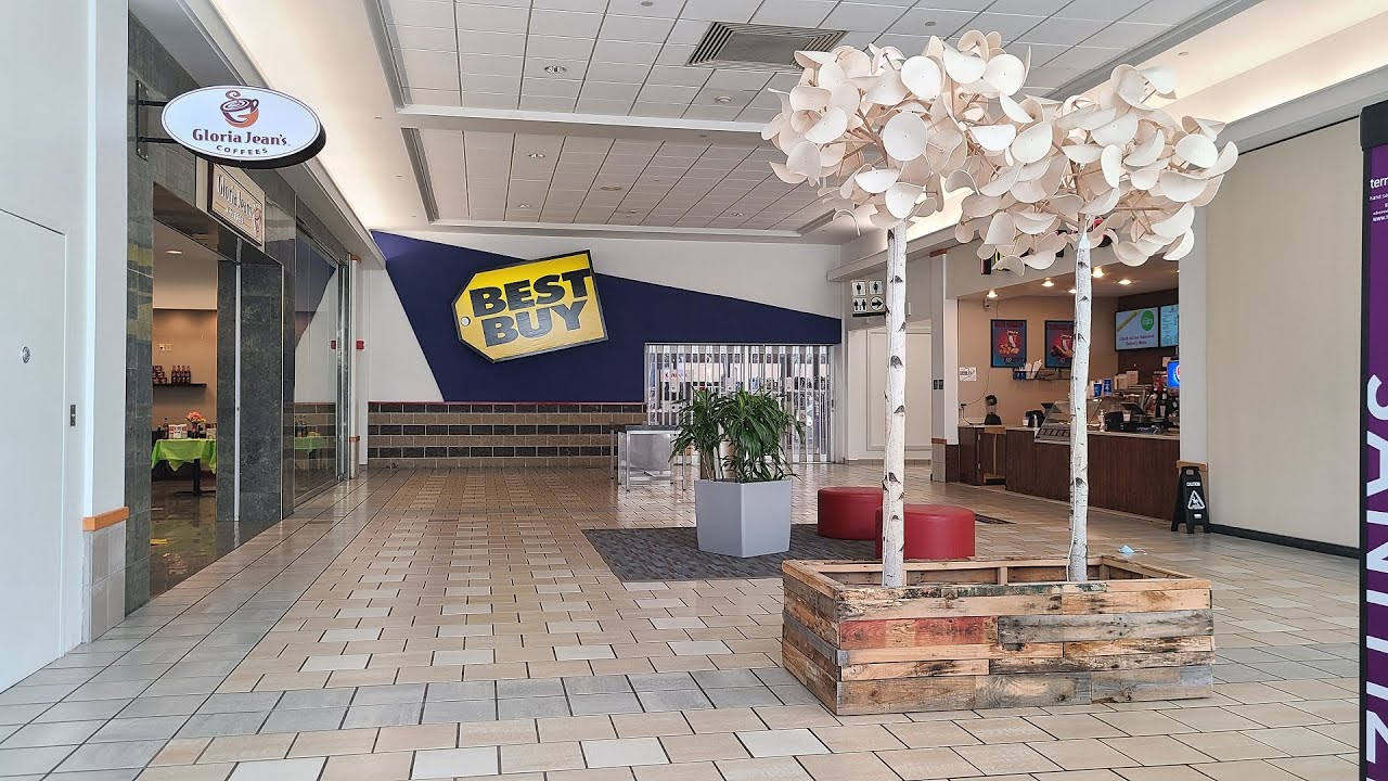 A Visit to The Maine Mall