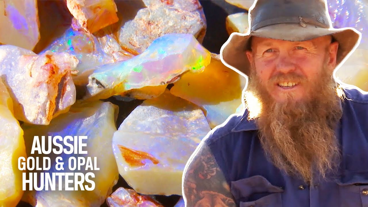 The Bushmen Score Potch Opal After Being Raided by Thieves | Outback Opal Hunters