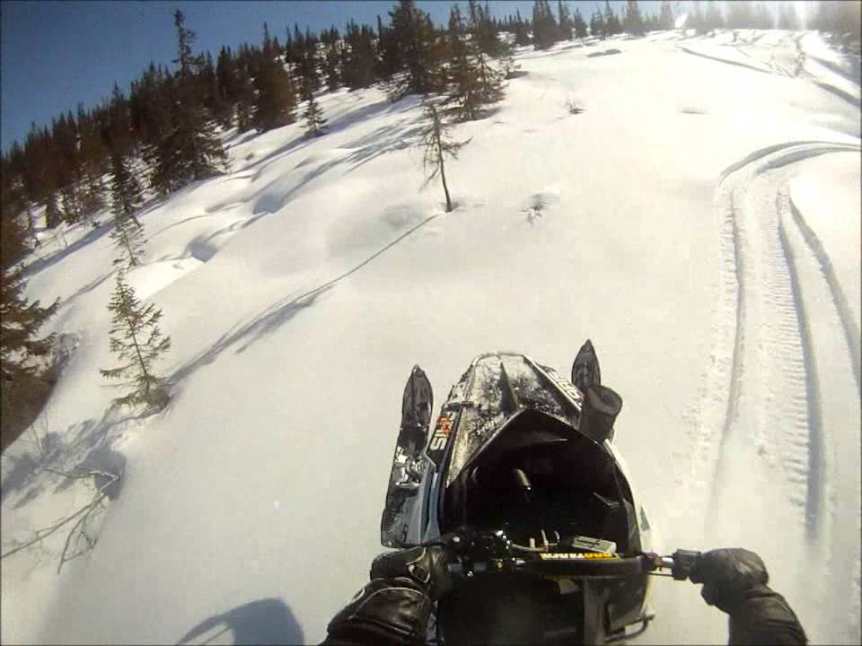 Crazy fast technical pulls on a 2-stroke turbo sled - Boondocker powered Polaris Assault