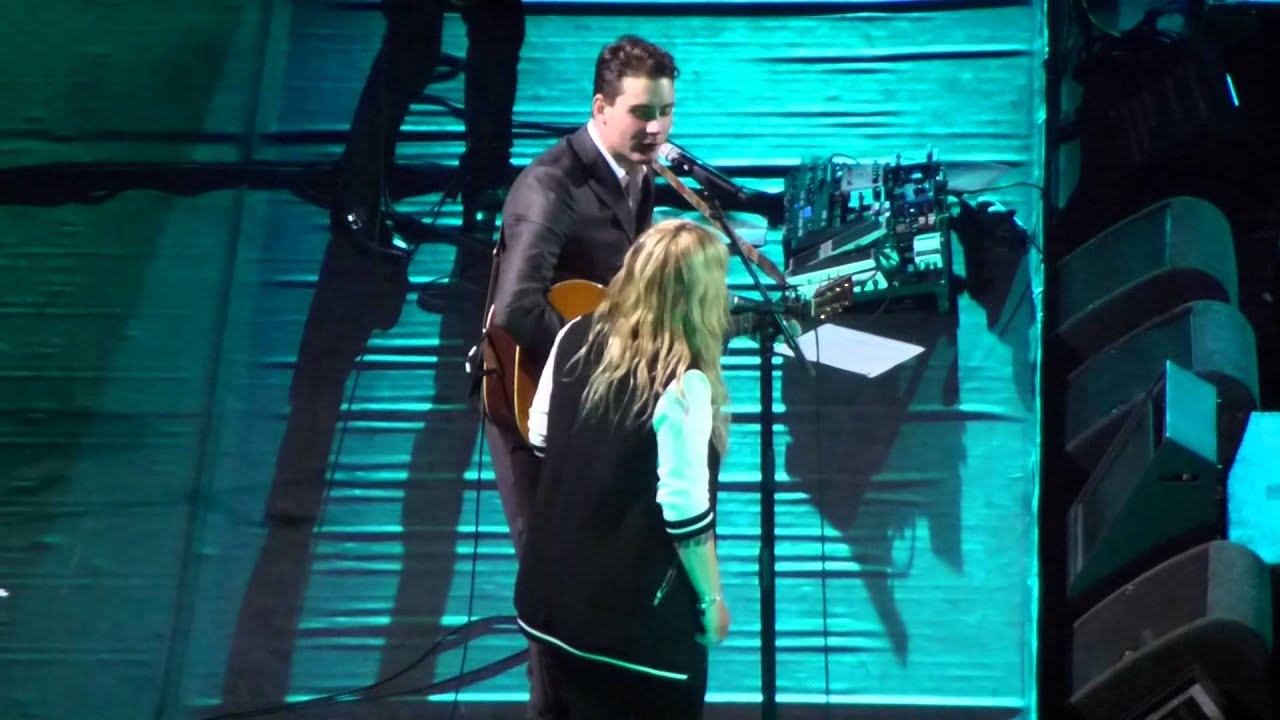 Anouk Amsterdam February 28, 2015 Hold Me