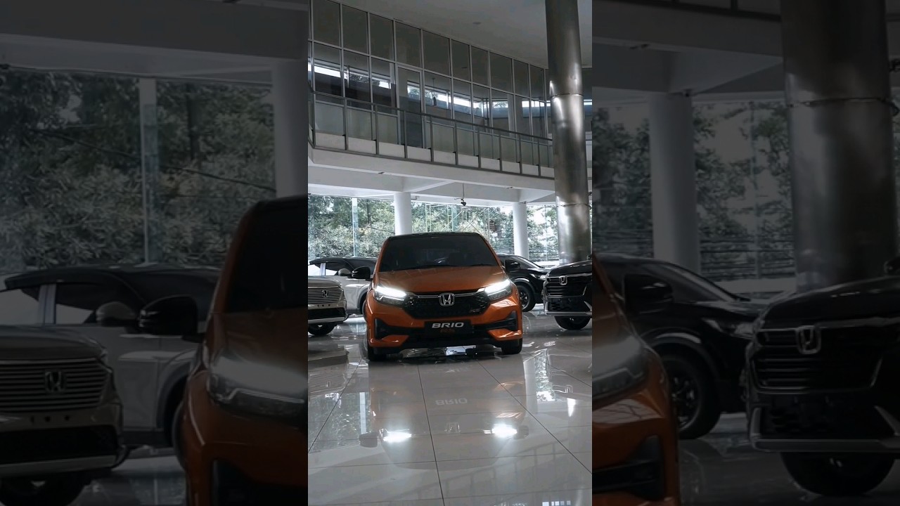 BRIO RS CVT Phoenix Orange Pearl