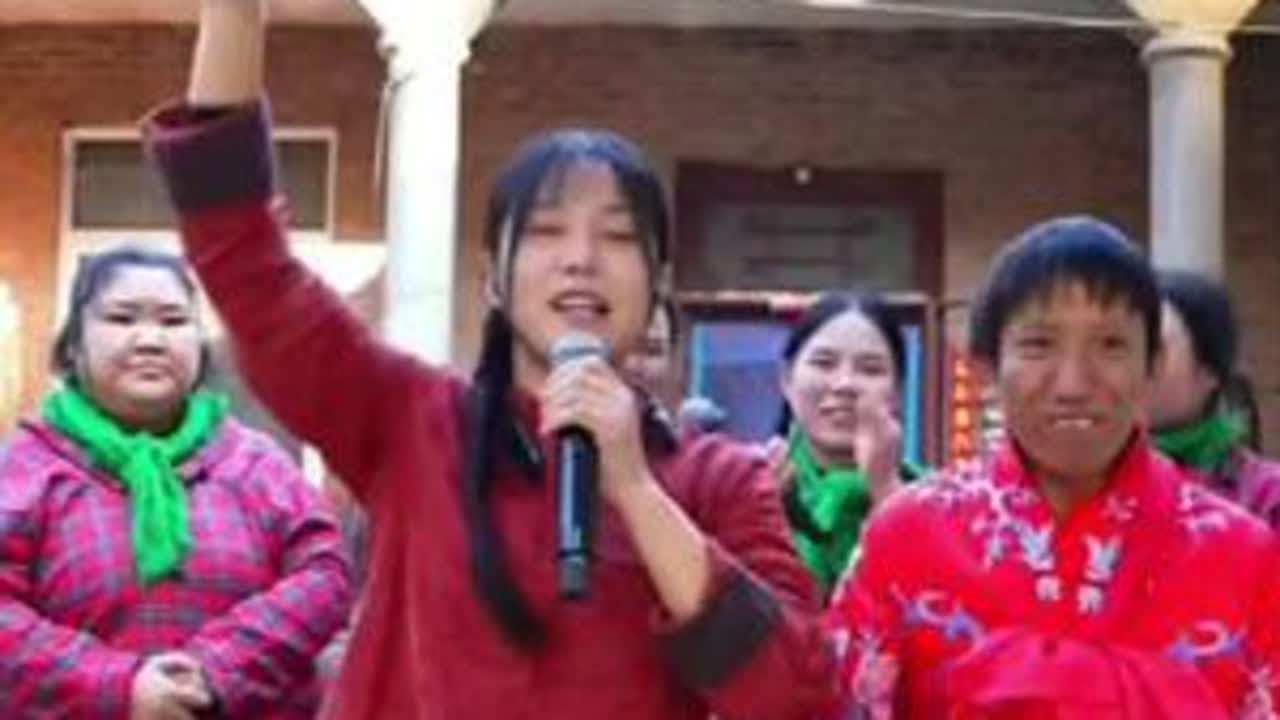 @小土妹(不忘初心) 下午全国人气榜第二名，土妹一曲抒情版《雨花石》#天籁之音太好听了 #真人真唱 #录屏制作分享 #谢谢点赞关注