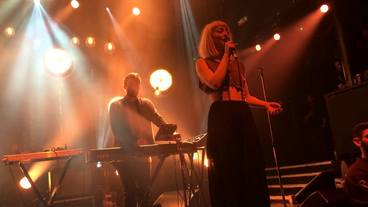 Maribou State - Tongue (Holly Walker) live