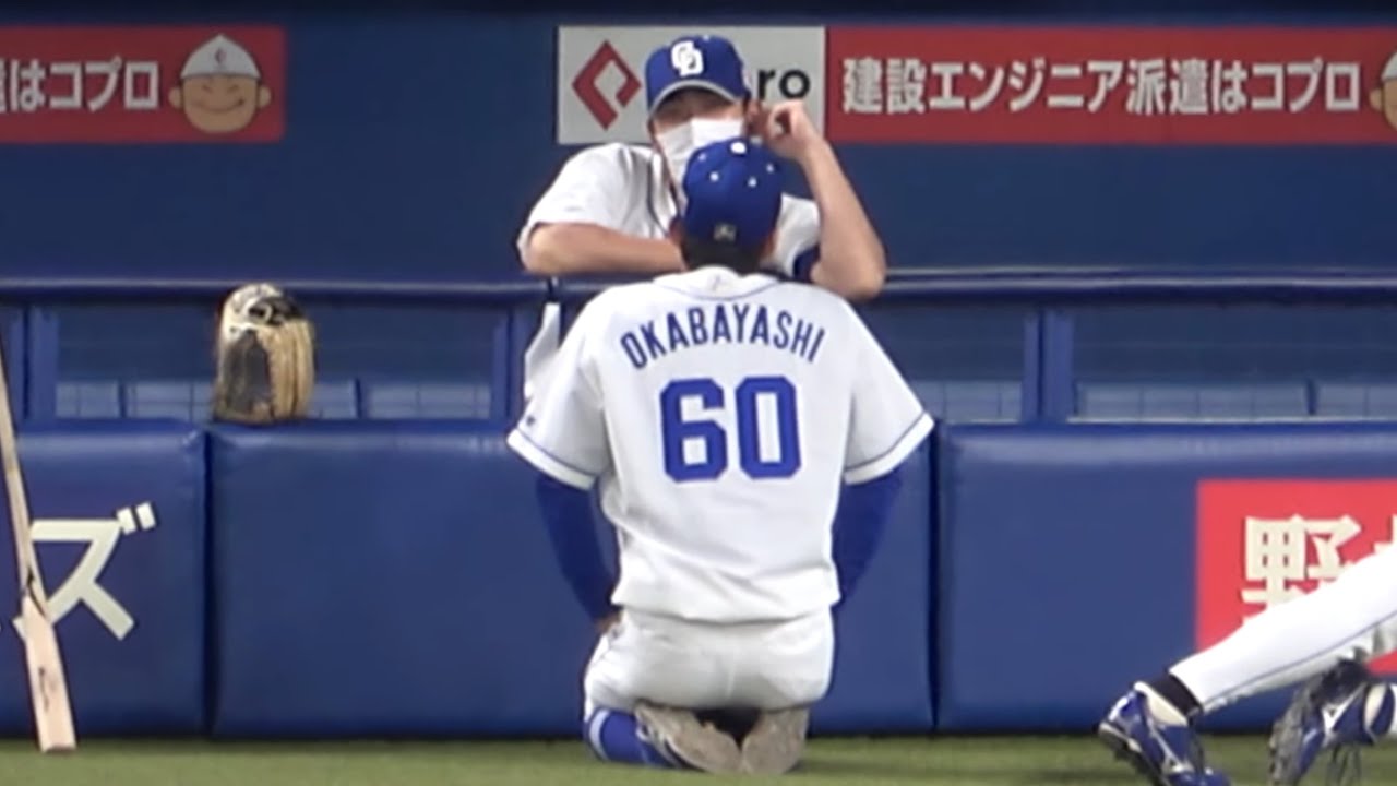 郡司や加藤翔平には舐めた態度の岡林、荒木コーチの話はちゃんと正座して聞く（笑） (2022/07/19)