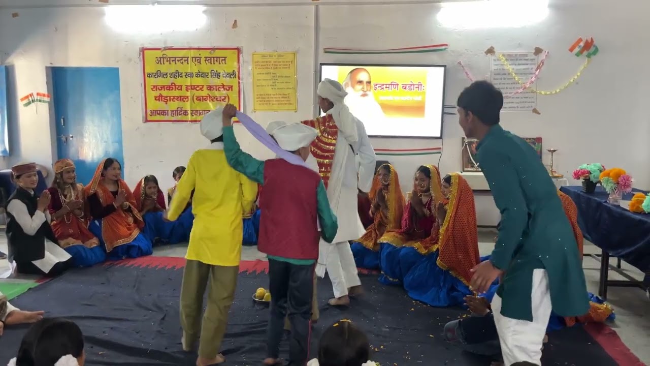 बच्चे द्वारा देव अवतरण कला का प्रदर्शन 