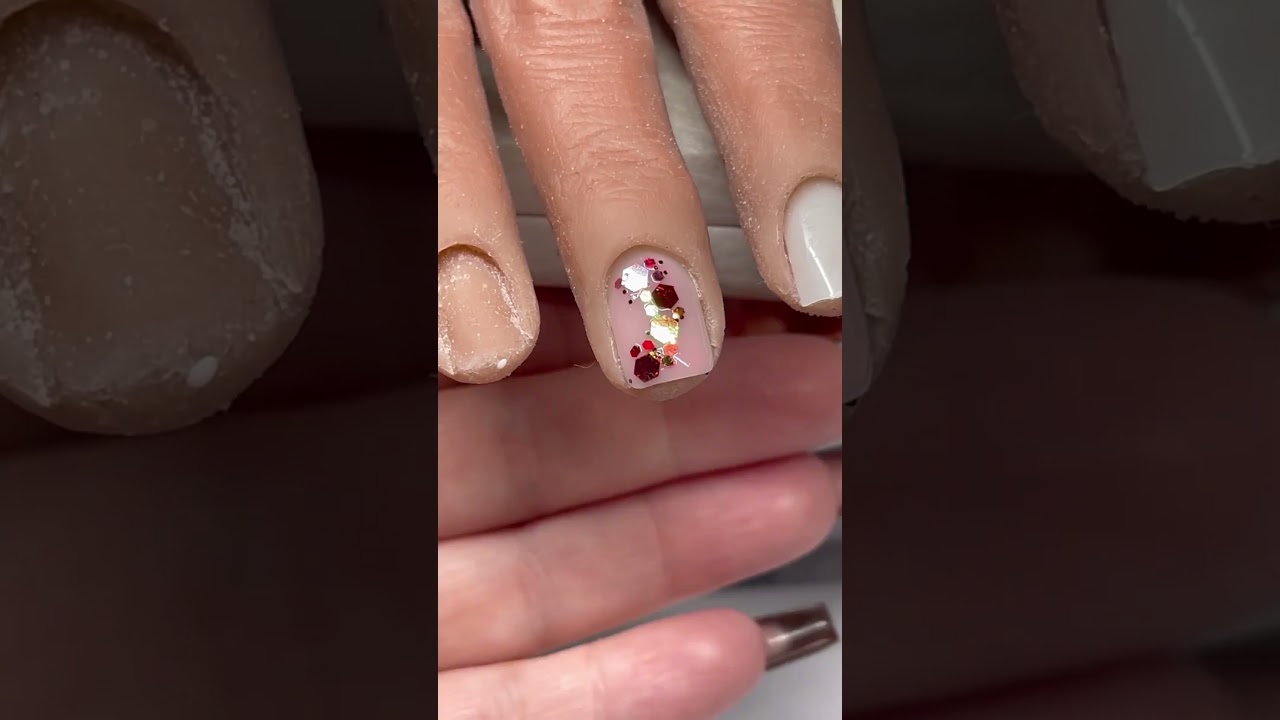 Как инкапсулировать блестки в гель для наращивания #buildergelnails #buildergel #nailtech