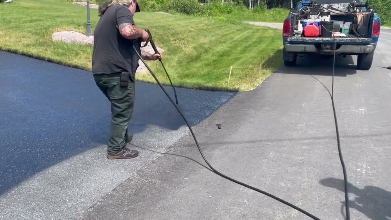 Professional Asphalt Spray Sealing: 