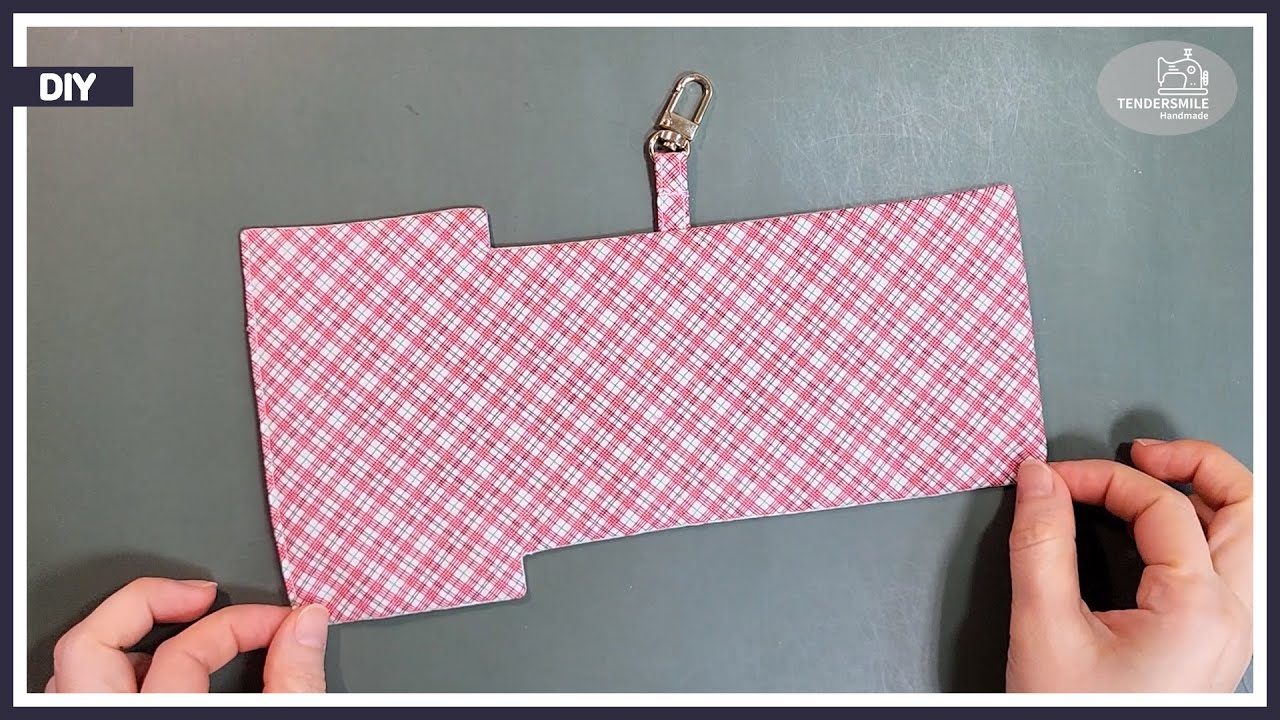 Идея подарка для шитья🎁 Как сделать мини-сумочку и брелок/держатель для карточек своими руками.