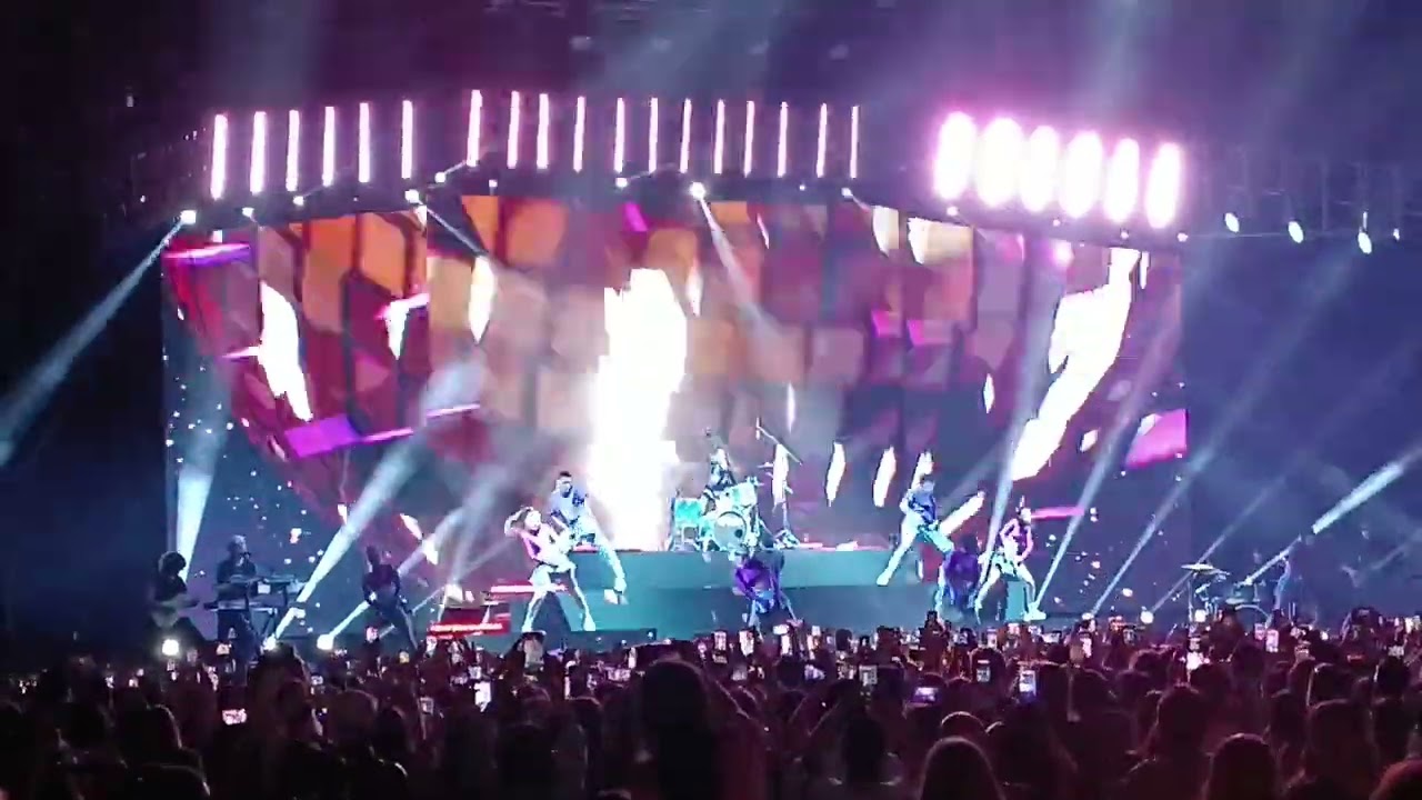 TINI - Intro + Te Quiero Más - Tini Tour Chile 2022