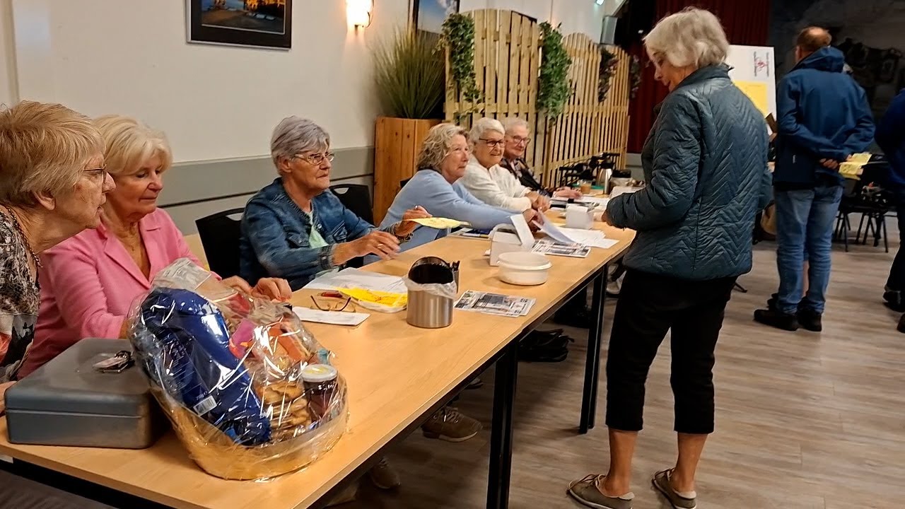 Derde dag Oost-Groninger Rijwiel Driedaagse Wedde in volle gang