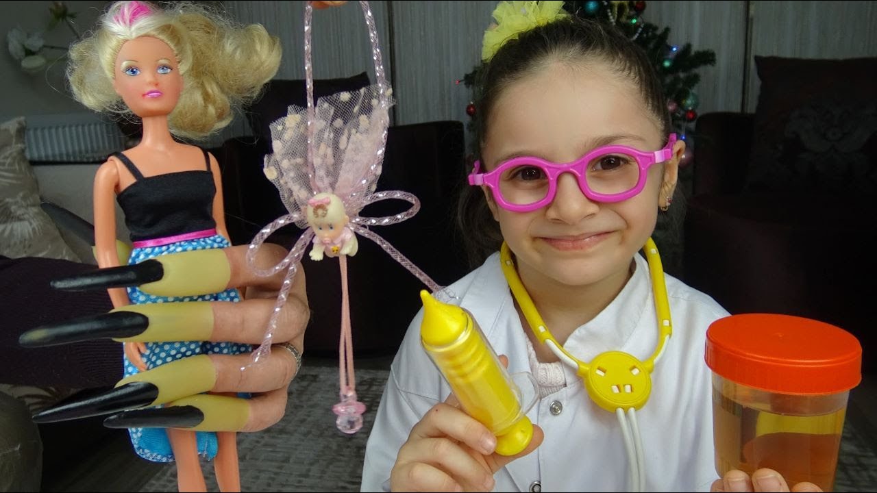Lina Doktor Oldu Barbie yi Tedavi Ediyor | Eğlenceli Çocuk Videosu