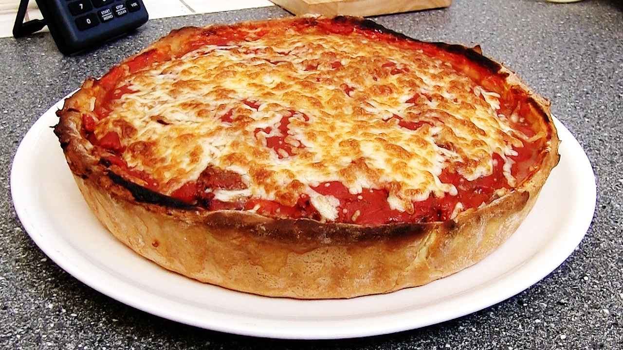 Rezept: Deep Dish Chicago Style Burger Pizza - schnell und einfach selber machen!