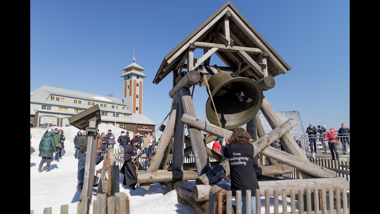 Gegen den Ukrainekrieg: Friedensglocke läutet auf dem Fichtelberg