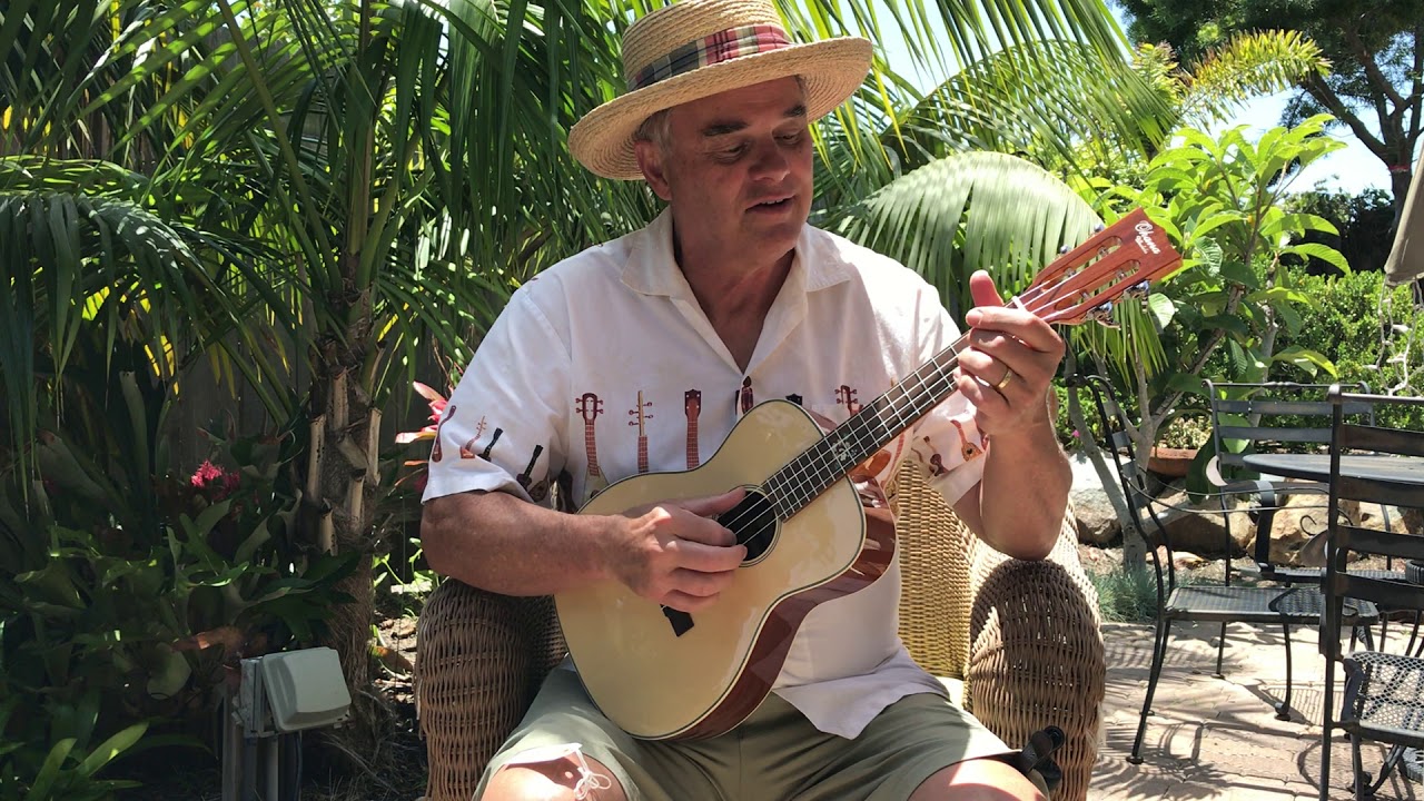 Peter Hix Shows the Ohana BKT 70G Baritone / Tenor Ukulele