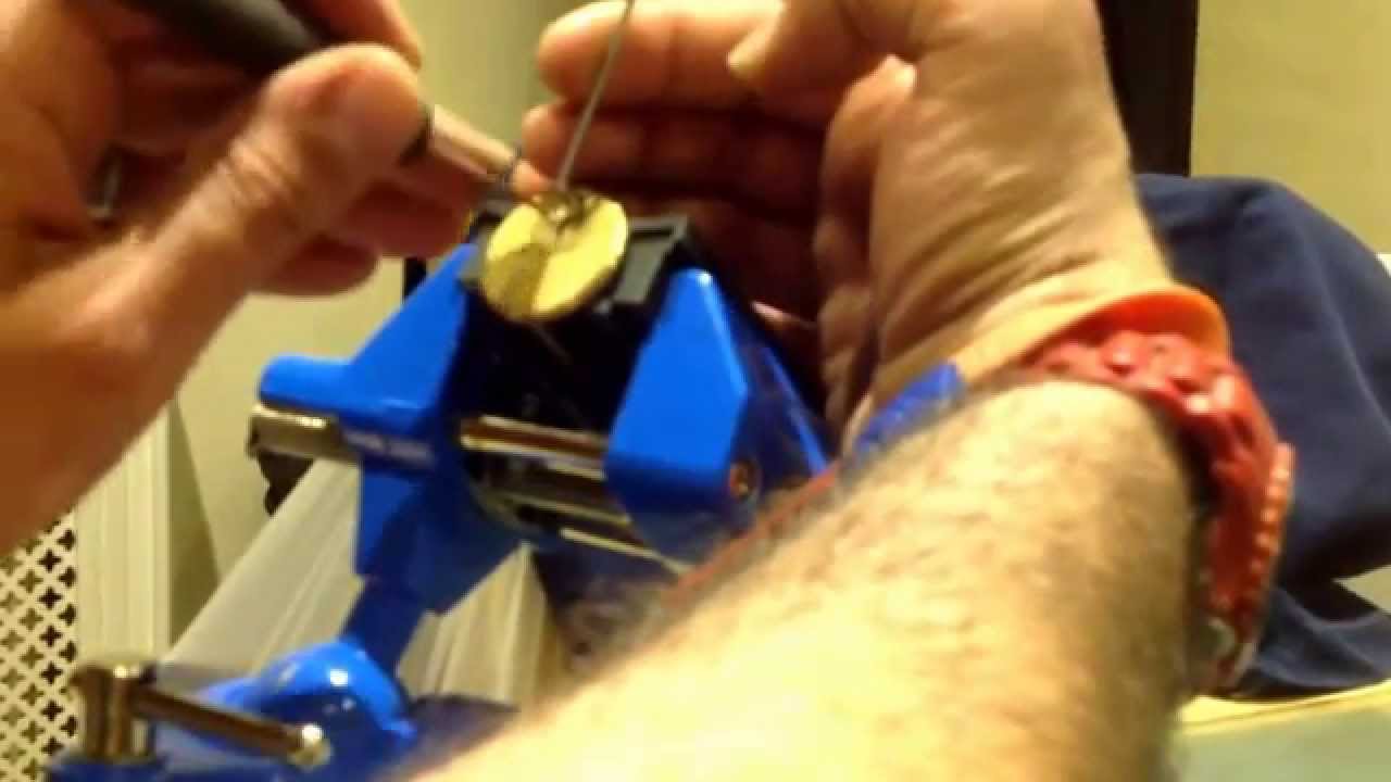 Rim cylinder raked open! Visit uklocksport.co.uk.          Thank you for watching