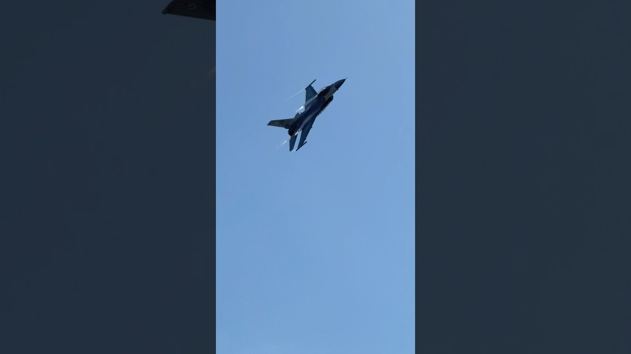 F-16 Demo at Sun N&rsquo; Fun! #f16 #aviation
