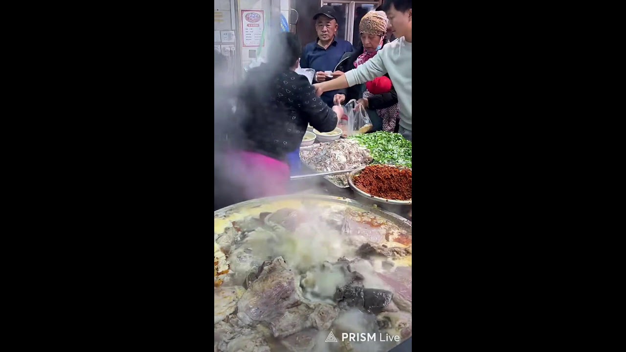 Chinese Woman expert in cooking.