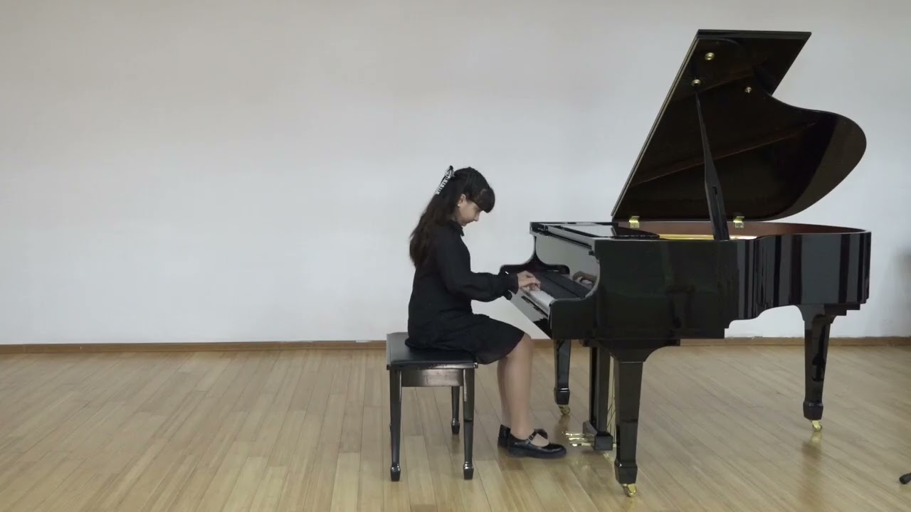 Ağayeva Mətanət  (11yaş), F. Əmirov adına 6 nömrəli Onbirillik İncəsənət məktəbi