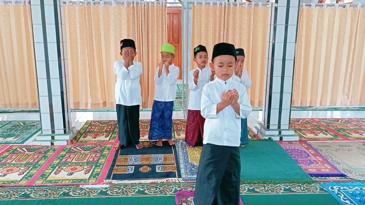 Praktek Sholat Subuh Berjama'ah - Lomba Praktek Sholat Tingkat Raudhatul Athfal Kab. Ciamis