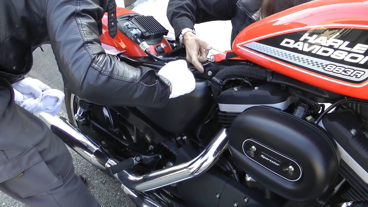 ハーレー納車！〜XL883Rについて熱く語るおっさん達の巻〜