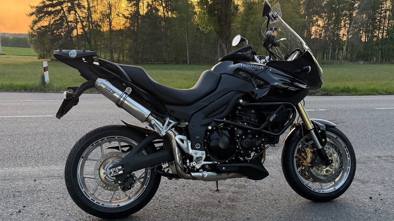 Triumph Tiger 1050 (2009) - SC Project exhaust and acceleration