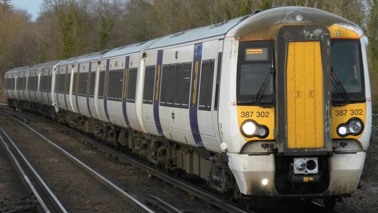 Ex C2C Class 387 - 387302 Now With Southern + 387123 Arrives At Haywards Heath For Eastbourne