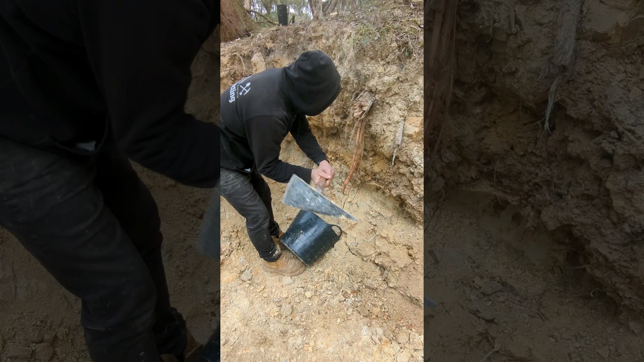 Digging A Gold Reef! #goldnugget #metaldetector #australiangold #gold #golddetector