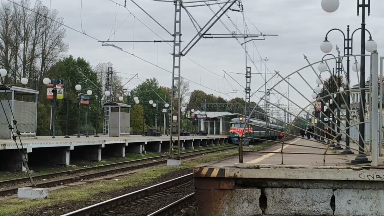 Прибытие ЭР2К-980 (Лахта) на станцию Павловск