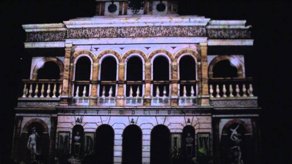 Lux Greco 2012 Toledo en la fachada del Teatro de Rojas