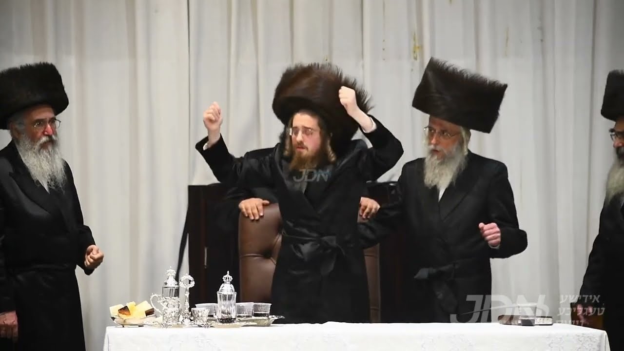 פורים אין חצר הקודש סאדיגורה