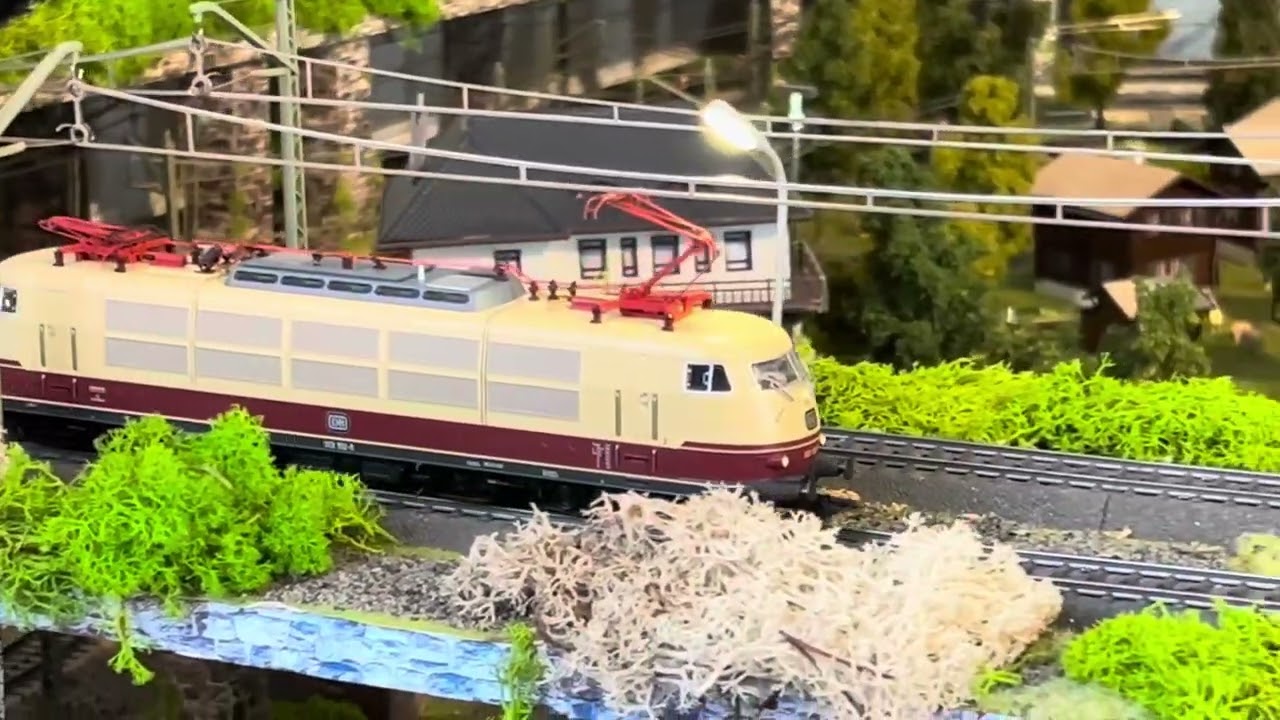 Märklin H0: SNCB Serie 204, SNCF BB 22347, BR 103, BR 52