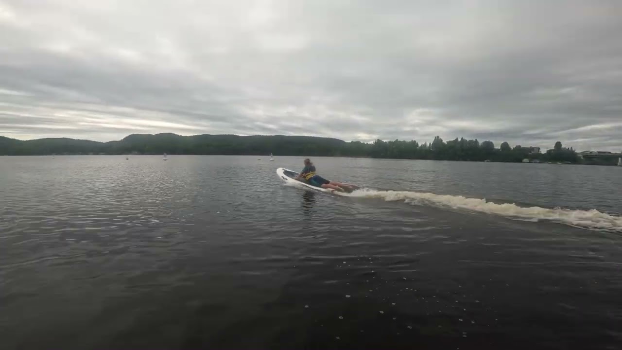 Surf électrique sur le lac Saint-Jean