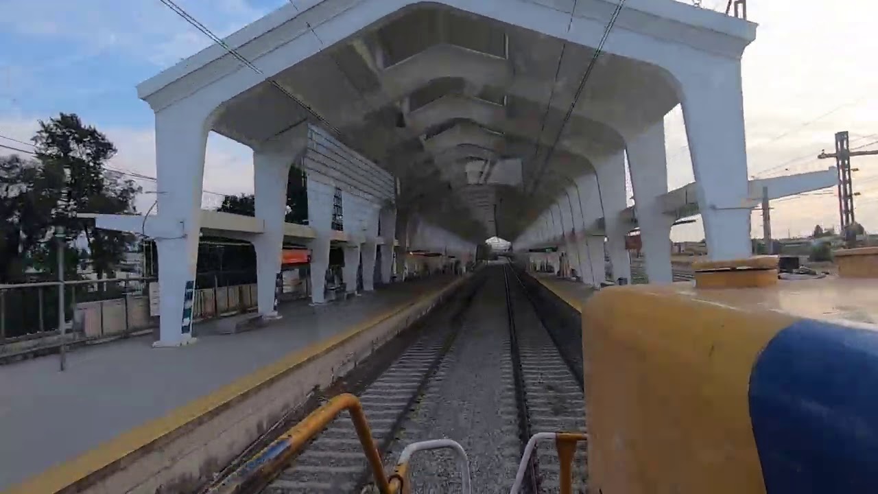Trenes en estaci&oacute;n Rancagua desde la cabina de locomotora D-23 (Locomotive SD-39-M3)