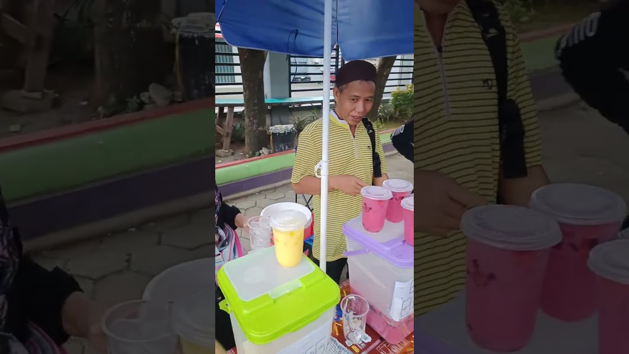 Borong Dagangan Takjil Yang Sepi Pembeli