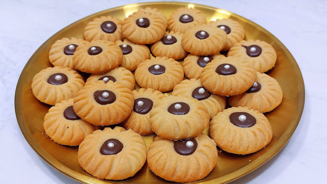 بيضة وكوبين دقيق واعملى احلى وأسهل بسكوت للعيد 😋👌