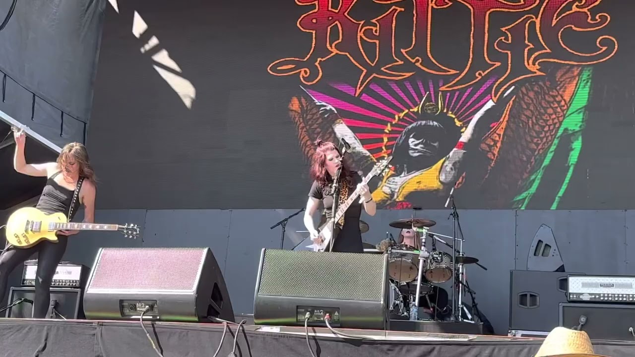 Kittie - “Charlotte” Live @ Sick New World Festival - 5/13/23 - Las Vegas, NV *FRONT ROW*