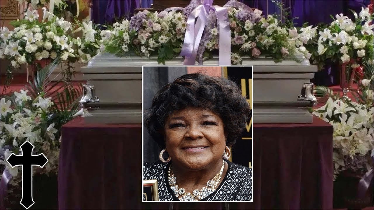 R.I.P gospel singer Shirley Caesar passed away last night, fans burst into tears.