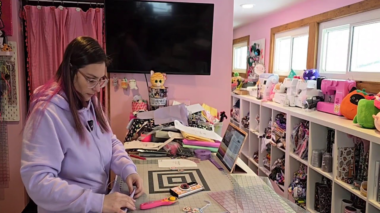 Snow Day Live, cutting out my tester for the upcoming new Sincerely Jen pattern!