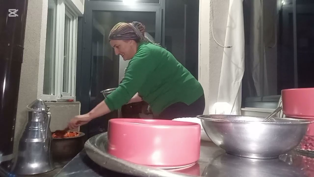Güveçte türlü yemeği