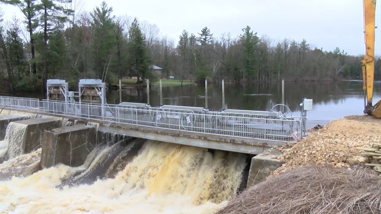 Предупреждение о наводнении: плотины в округе Шавано работают на пределе своих возможностей.