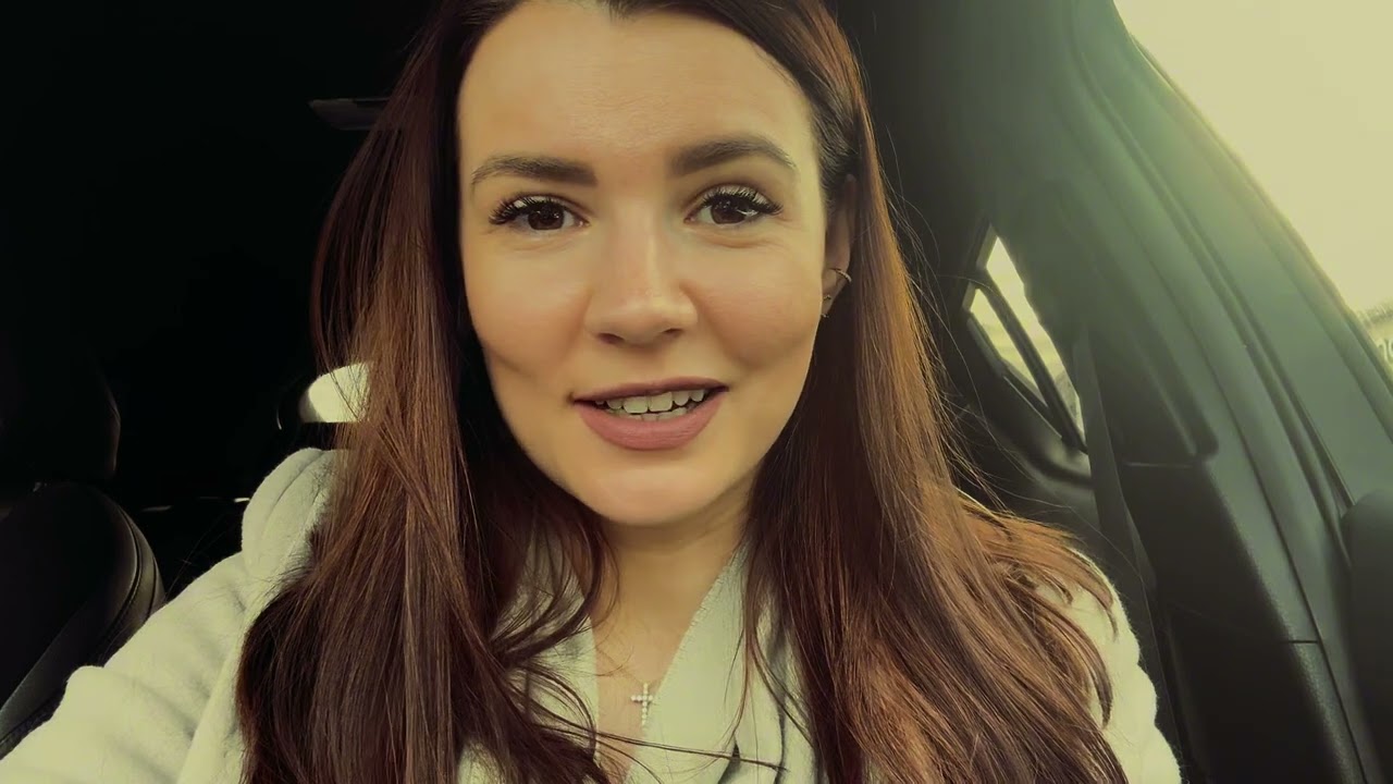 Яна Мкр. «А полюбят тебя обязательно за другое» (читает Карина Моисеенко)