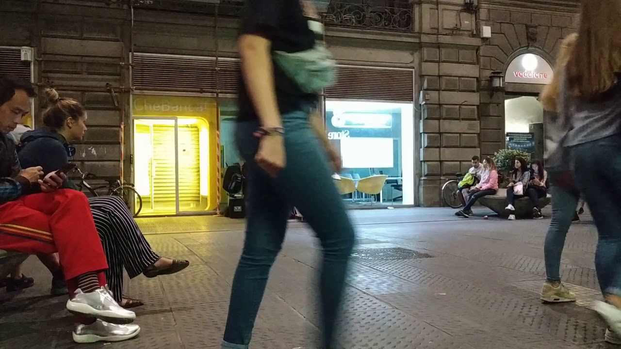 Street musician FANTASTIC voice. Led Zeppelin: 