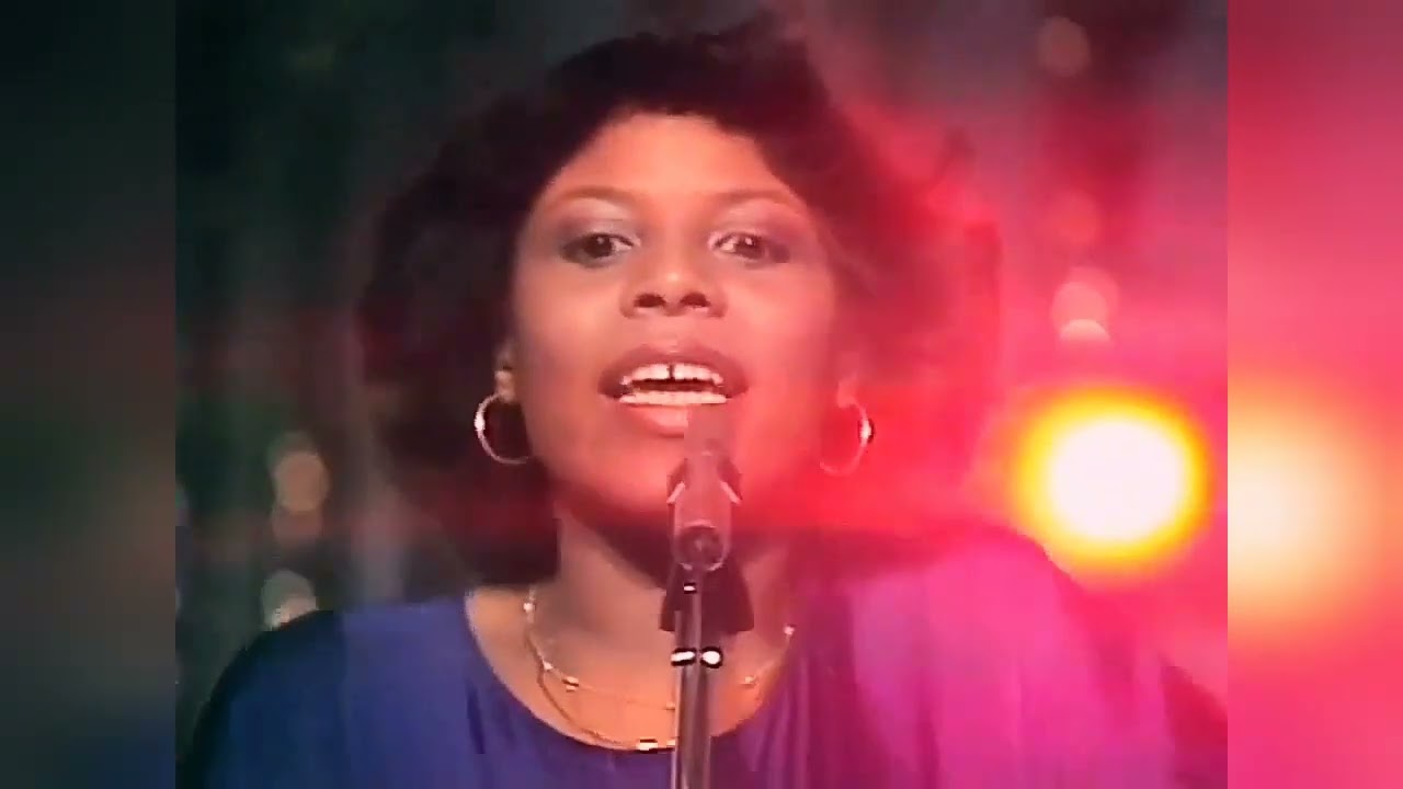 CHIC - EVERYBODY DANCE (1977)    rare performance    some live vocals    full sound    720 p.