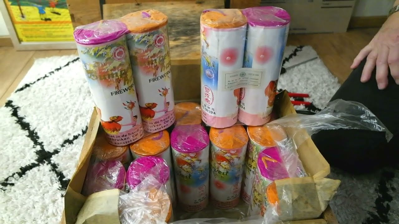 Unboxing Bumper Harvest early 80's version (0839A, Red Lantern Fireworks)