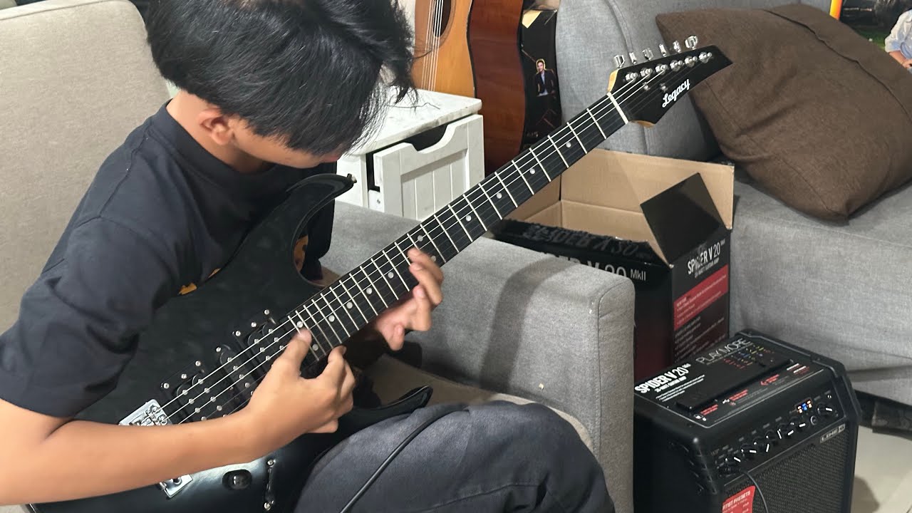 TIBA DI APARTEMEN FAREL PRAYOGA LANSUNG TEST GITAR ELEKTRİK BARU