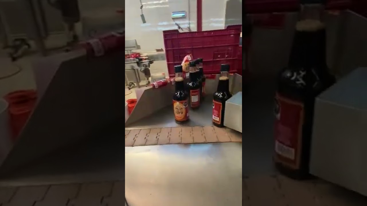 Llenadora de salsa de soya, Equipo de envasado de 8 v&aacute;lvulas, autom&aacute;tico  taponadora y etiquetadora.