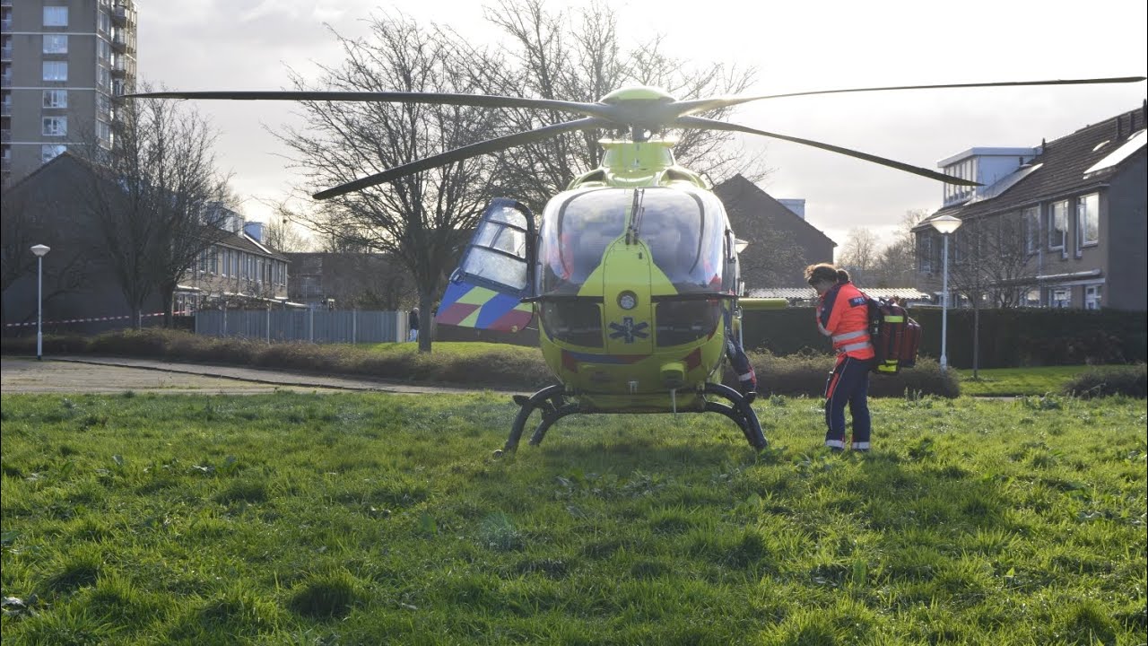 Take off Lifeliner 2 PH-UMC vanuit Savelsbos Zoetermeer 